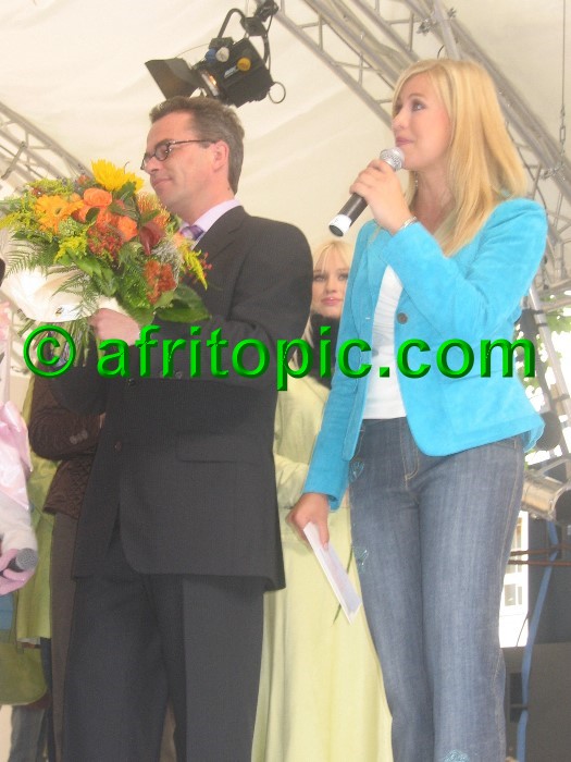 ../Images/Krefeld-Strssenmodenschau-2005 126.jpg